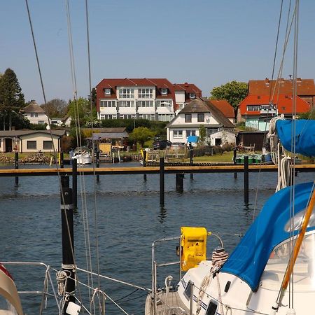 Ferienhaus Suedblick Am Yachthafen Breege Exterior photo