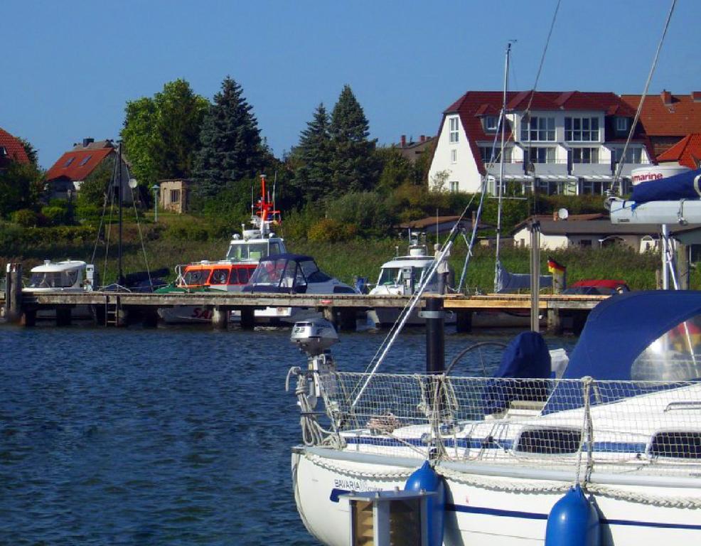 Ferienhaus Suedblick Am Yachthafen Breege Exterior photo