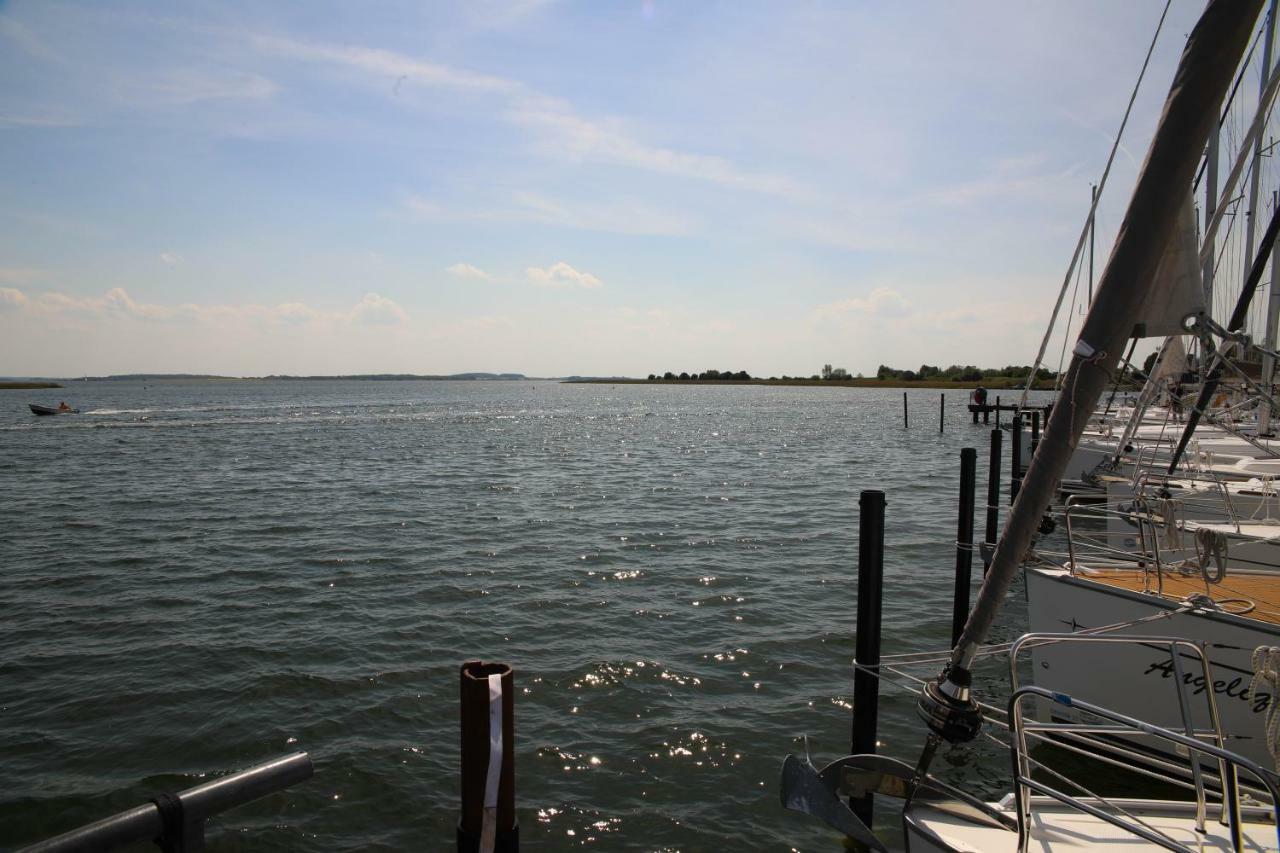 Ferienhaus Suedblick Am Yachthafen Breege Exterior photo