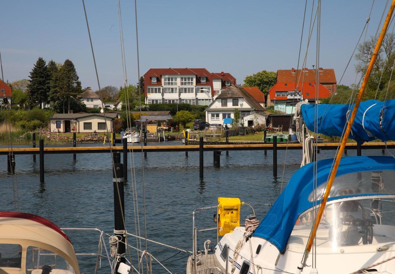 Ferienhaus Suedblick Am Yachthafen Breege Exterior photo